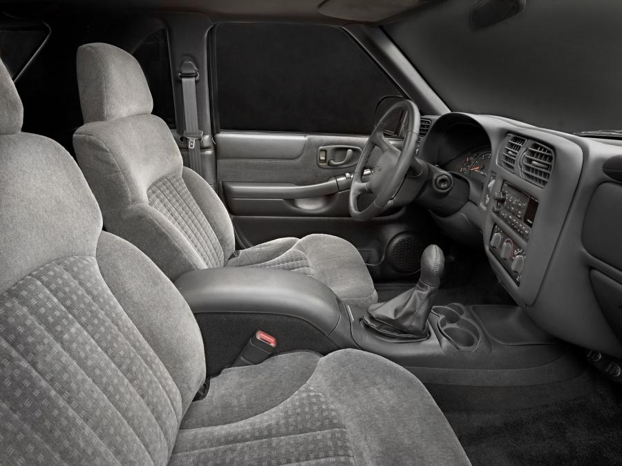  Chevrolet Blazer Xtreme 2001 года  (фото 2 из 7)